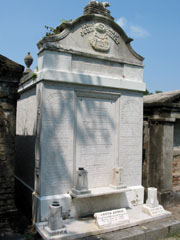 Tomb containig lots of people